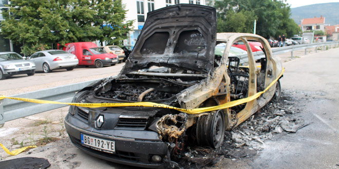 “DOBRODOŠLICA” Beograđankama zapalili automobil u Mostaru