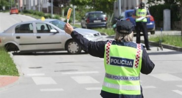 Kazne od 150 kuna policajka naplaćivala 150 eura