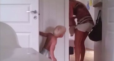 NOVI VELIKI HIT NA INTERNETU : Majka koja pokušava uspavati svoje blizance oduševila ljude širom svijeta