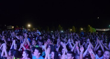 Thompson, Bulić, Škoro, Zečić, Jole i drugi u Blatnicu privukli pola Hercegovine