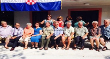 Devetero braće i sestara Grbavac iz Graba okupili se u rodnom mjestu nakon 10 godina