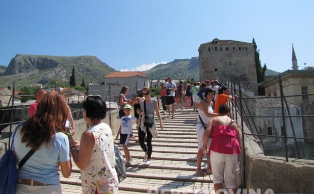Mostar nema koristi od turista?
