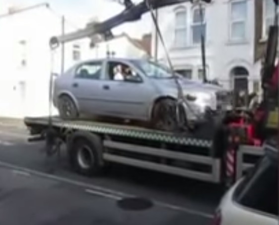 Pauk mu odnio auto, a onda je krenula akcija!
