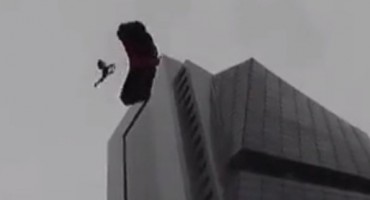 Padobranom skočio s najviše zgrade na Balkanu