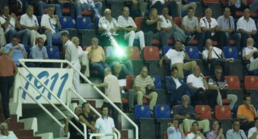 Uhvaćen navijač Dinama koji je na Poljudu ispalio raketu prema Hajdukovoj klupi