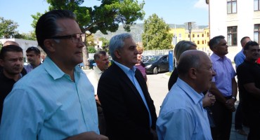 Upriličeno polaganje vijenaca i paljenje svijeća za osam poginulih pripadnika Vojne policije HVO-a