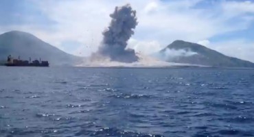 Sasvim slučajno snimio iznenadnu eksploziju podivljalog vulkana