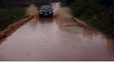 Ljubuški: Jezero na cesti Veljaci-Šipovača