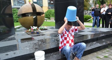  Gradonačelnik Brčkog Anto Domić prihvatio Ledeni izazov