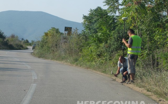 Na većini cestovnih pravaca u BiH jutros se promet odvija bez dužih zastoja