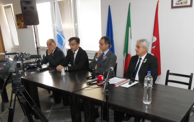 Mostar: Otvorena Kuća na pola puta