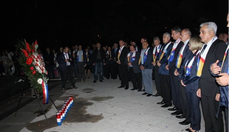 Neuspjeli pokušaj provokacije aktivista Sefera Halilovića na predizbornom skupu HDZ-a i HNS-a