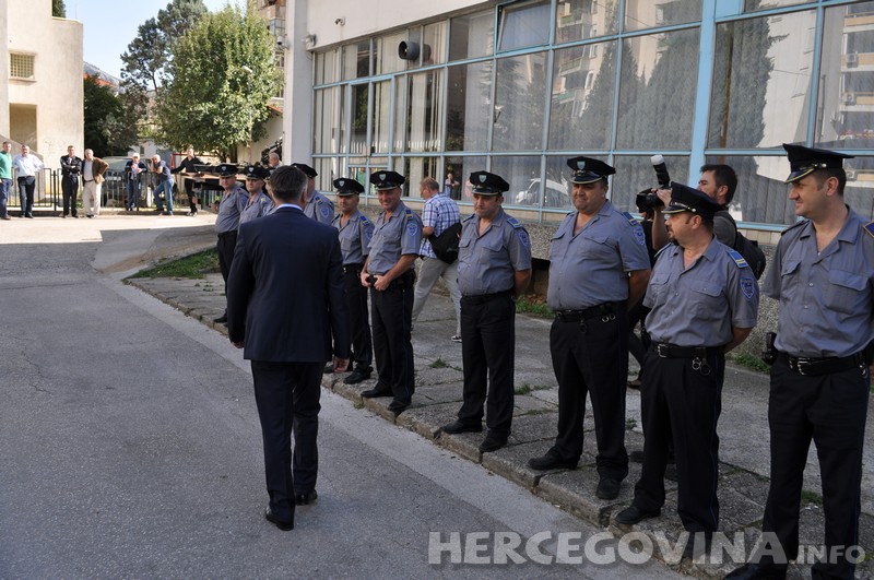 Bh. tvrtke rade odore za policiju Austrije i Švicarske, ali ne mogu BiH