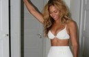 Beyonce se u bijelom bikiniju pohvalila raskošnim oblinama