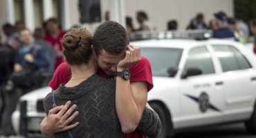 Djevojka ga odbila pa došao u školu s pištoljem i ubio je