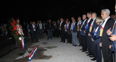 Neuspjeli pokušaj provokacije aktivista Sefera Halilovića na predizbornom skupu HDZ-a i HNS-a 