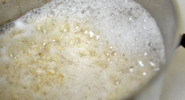 Ako bacate vodu u kojoj ste kuhali rižu griješite, a evo i zašto