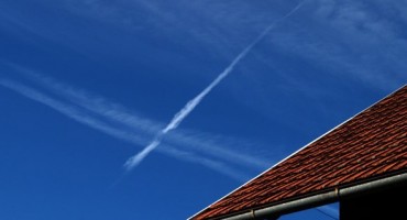 Paučina iz zrakoplova preplašila Hercegovce