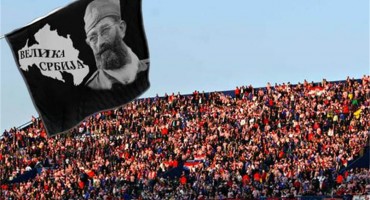 Nisu mogli bez provokacije: Zastava s Dražom Mihailovićem i 'Velikom Srbijom' iznad Maksimira