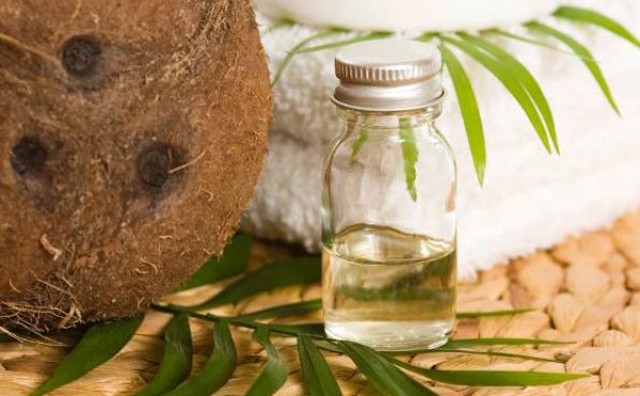 Saznajte kako kokosovo ulje utječe na kosu
