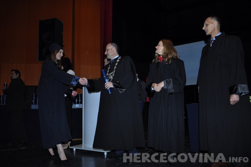 FPMOZ: Promovirano 510 diplomanta