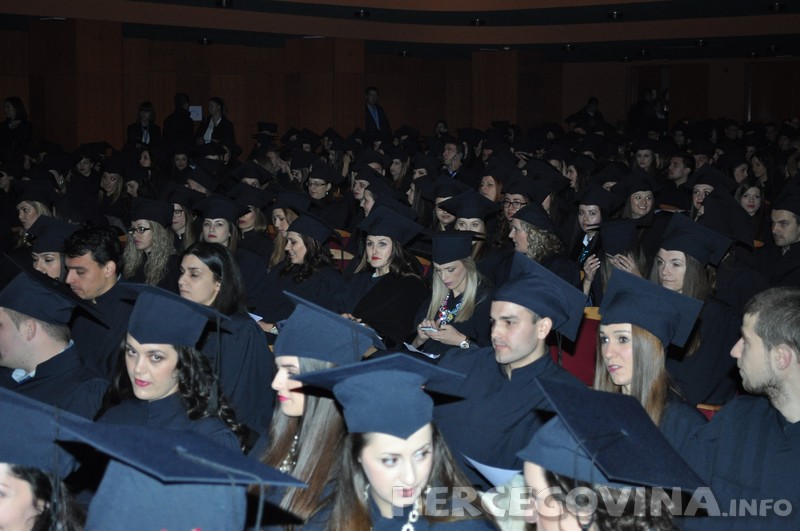 FPMOZ: Promovirano 510 diplomanta