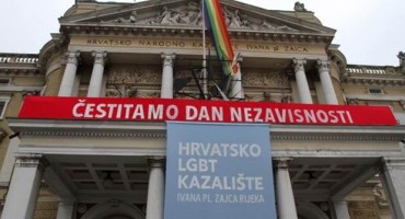 Kako je Oliver Frljić postao Jelena Karleuša? 