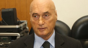 'Evo zore, evo dana, evo Frljićevih partizana koji su pronašli fašiste u mišjoj rupi' 