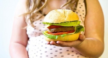 Ovisnici su i djeca koja ne mogu bez slatkiša i brze hrane