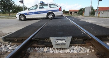 Žena teško stradala pod kotačima vlaka