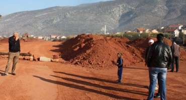 Mještani mostarskog prigradskog naselja zaprijetili blokadom puta M-17