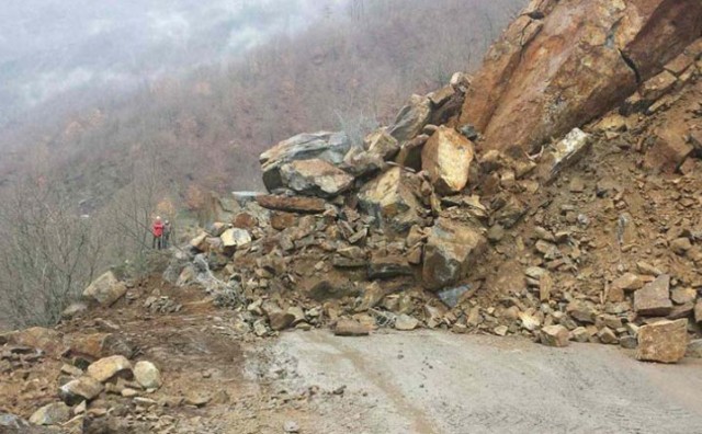 jablanica-prozor, odron, Rama, Rama - Prozor, prozor, jablanica-prozor, klizište, blokada, stanje na putevima, stanje na cestama, AMS BIH, stanje na putevima, stanje na cestama, bihamk, AMS BIH, Rama, Jablanica