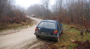 Građani BiH u strahu: Maloljetnici ukrali tri Golfa, bili naoružani puškom, napadali žene… 