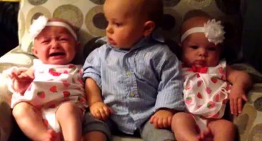 Beba vidjela blizanke i potpuno se pogubila