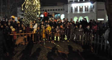 ‘Najveći svirajući klavir na svijetu’ i Žive jaslice u Mostaru