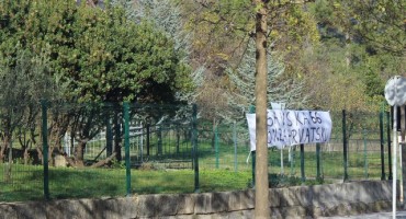 Mostar transparentom iskazao potporu hrvatskim braniteljima u Zagrebu