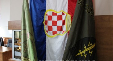 Kolinda Grabar Kitarević ili dr. Ivo Josipović?