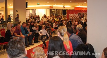 Mostar: Održana modna revija za najmlađe