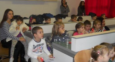 FPMOZ : Posjet  Dječjeg vrtića  Mrvica studiju Biologije 