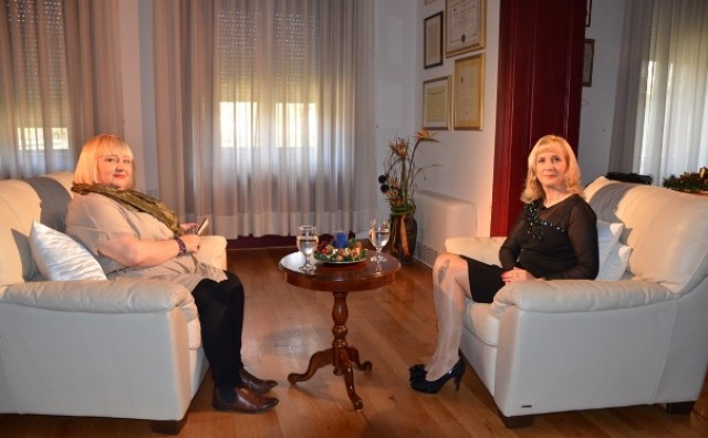 Rektorica Sveučilišta u Mostaru dr. Ljerka Ostojić gošća večerašnje emisije HRT-a „Damin gambit“ urednice Elizabete Gojan