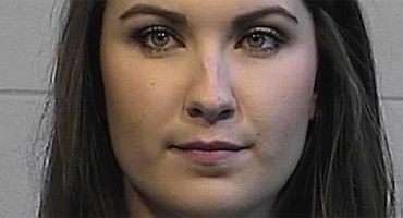 Učiteljicu koja je nedavno zasnovala obitelj uhvatili u seksu s učenikom