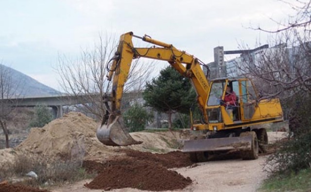 Mostar: Započela gradnja nasipa u naselju Bakijina luka