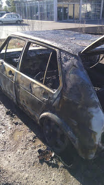 Mostar: Automobil mu se zapalio u vožnji i posve izgorio