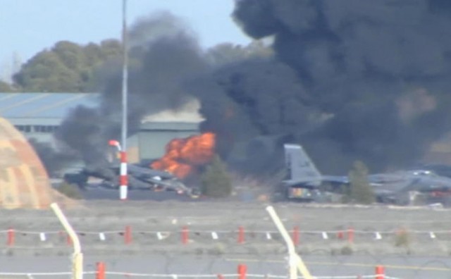 Grčki vojni zrakoplov F16 se srušio na vojnu bazu