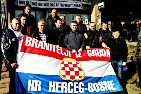 Branitelji izlaze na masovne mirne prosvjede ispred Vlade FBiH