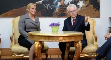 PRIMOPREDAJA: Kolinda i Josipović na sastanku u četiri oka