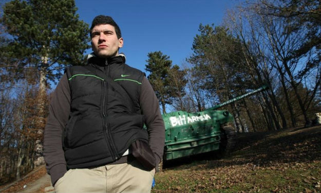Bosanac traži oca, srpskog vojnika koji mu je silovao majku