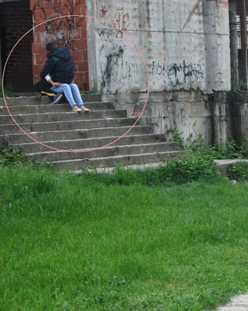 Fotografija zaljubljenog para iz Bihaća hit u regiji