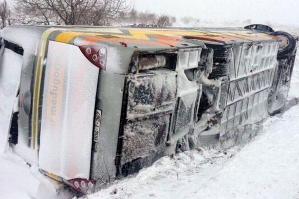 prevrnut autobus