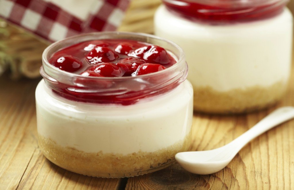Cheesecake u čaši: Lagani recept bez miksera i pećnice